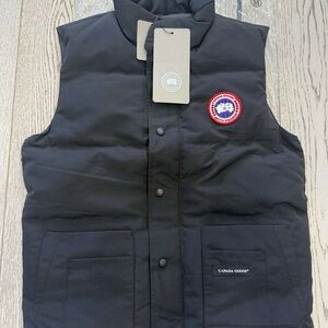 Canada Goose Men's black Puffer Vest 100% authentic message for receipt